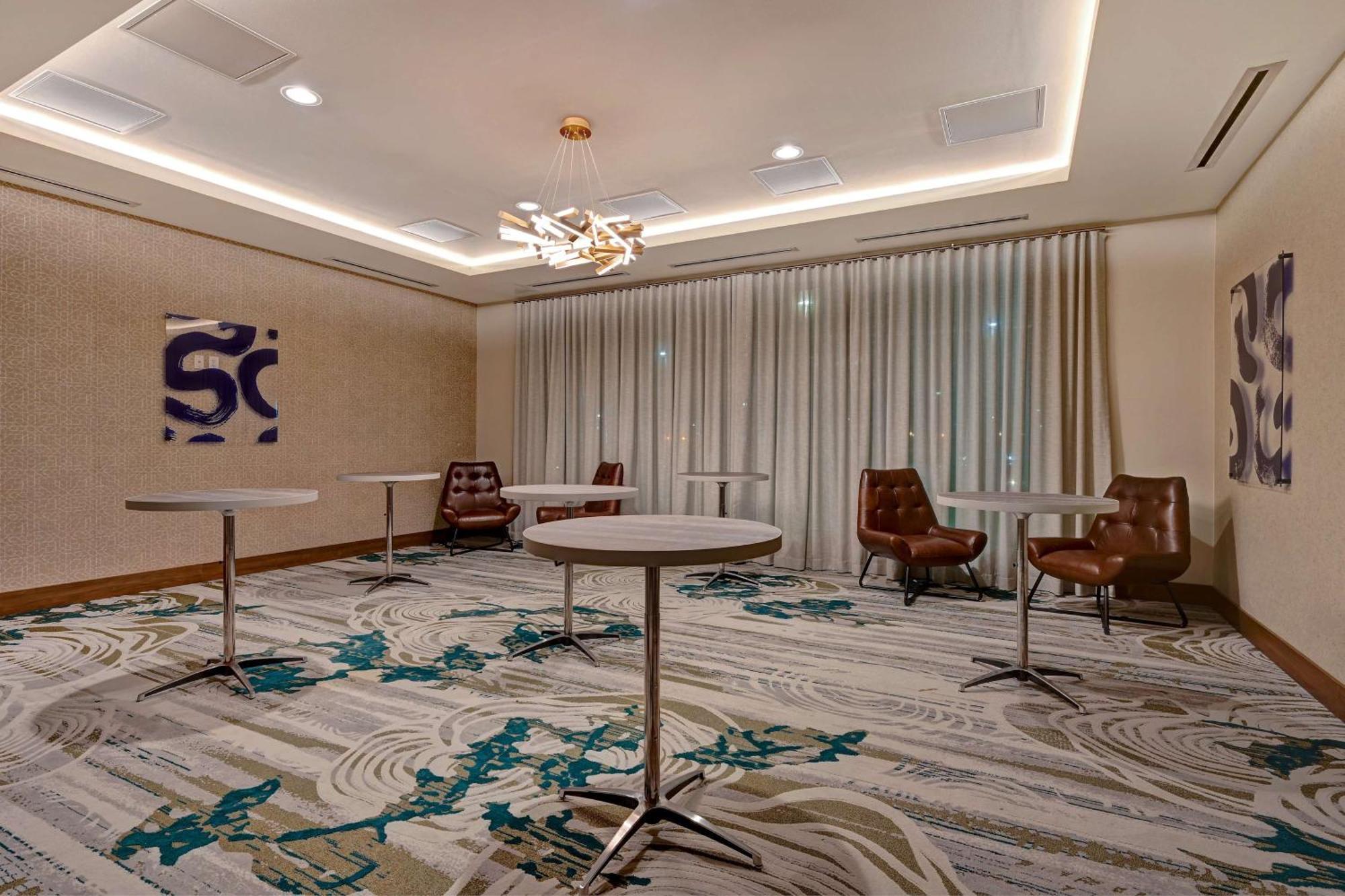 达拉斯克洛尼希尔顿欣庭套房酒店 本殖民地 外观 照片